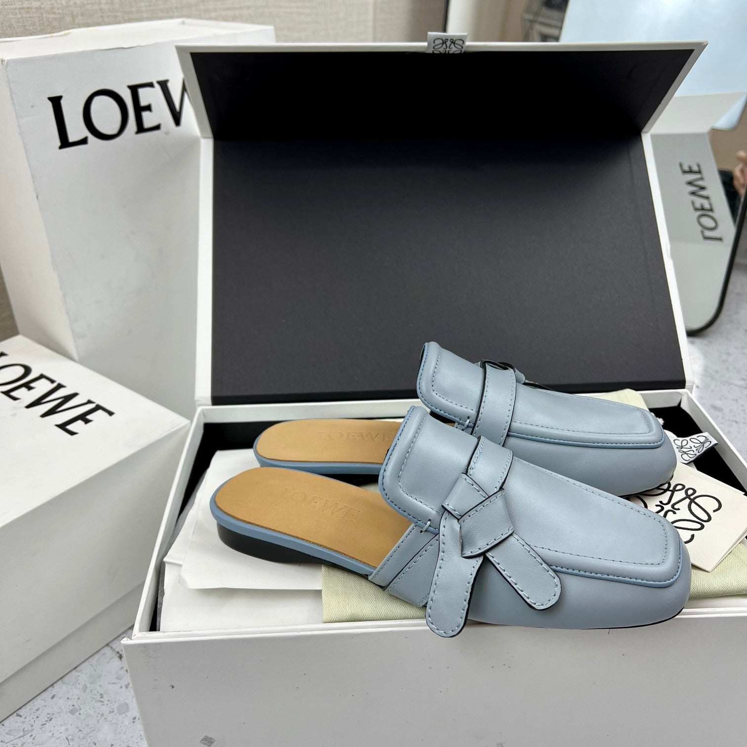LW GATE BELTED MULE STONE CALFSKIN