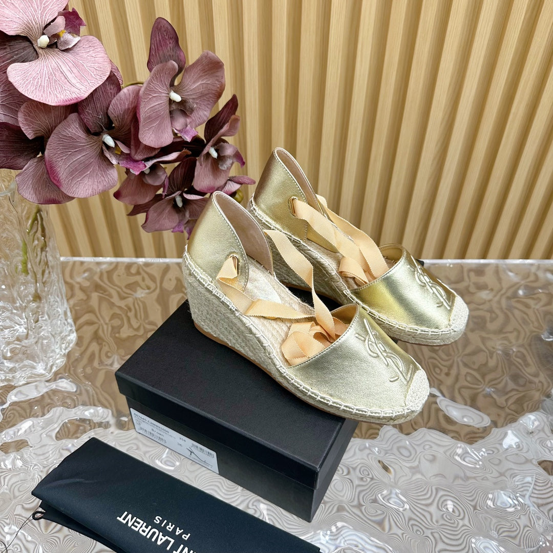 SL WEDGE SANDALS METALLIC GOLD CALFSKIN AND STRAW