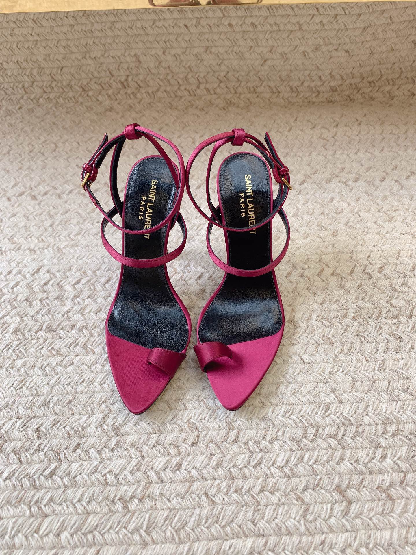 HIGH FLIP FLOPS SANDAL WITH STRAP IN HOT PINK SILK
