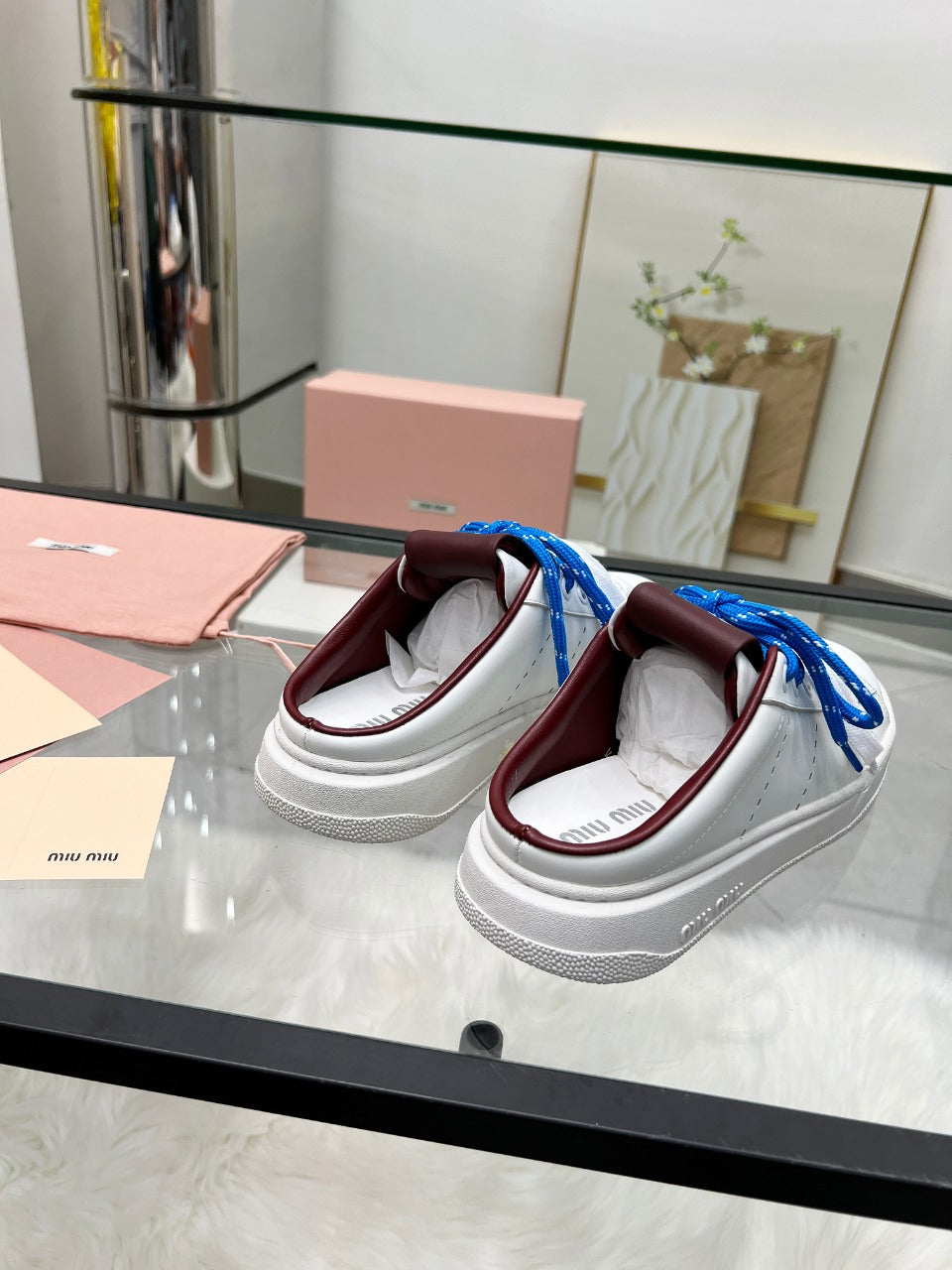 SNEAKER MULES IN WHITE CALFSKIN WHITE BLUE LACES